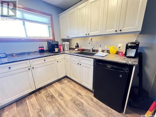 620 Griffin Street, Maple Creek, SK - Indoor Photo Showing Kitchen