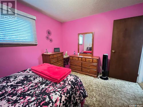 620 Griffin Street, Maple Creek, SK - Indoor Photo Showing Bedroom