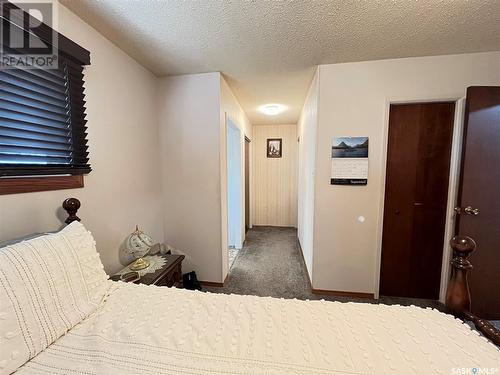 620 Griffin Street, Maple Creek, SK - Indoor Photo Showing Bedroom