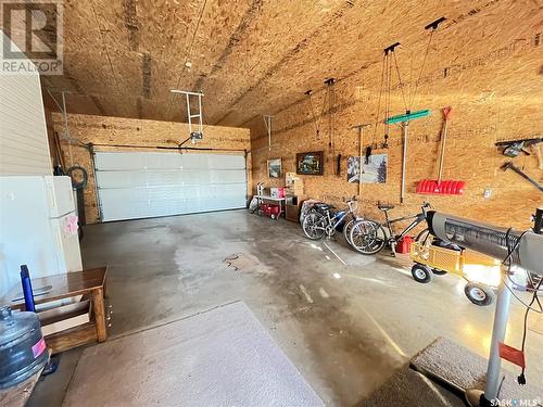 620 Griffin Street, Maple Creek, SK - Indoor Photo Showing Garage