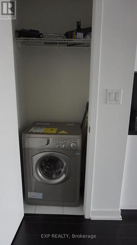 1516 - 15 Iceboat Terrace, Toronto, ON - Indoor Photo Showing Laundry Room