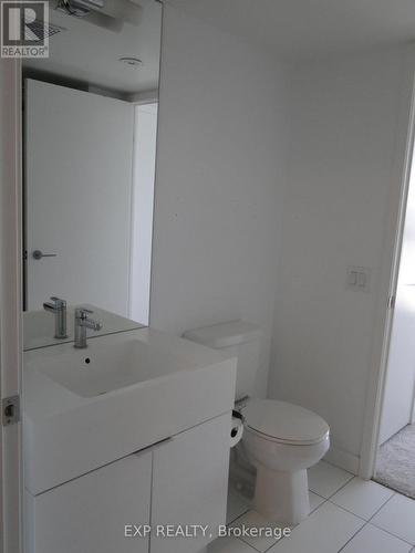 1516 - 15 Iceboat Terrace, Toronto, ON - Indoor Photo Showing Bathroom