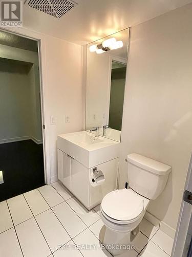 1516 - 15 Iceboat Terrace, Toronto, ON - Indoor Photo Showing Bathroom