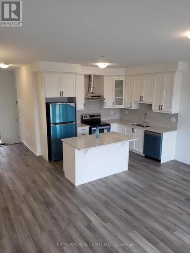 70 Forestwalk Street, Kitchener, ON - Indoor Photo Showing Kitchen