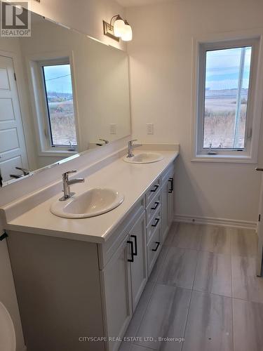 70 Forestwalk Street, Kitchener, ON - Indoor Photo Showing Bathroom