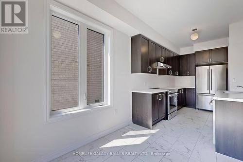 80 Armilia Place, Whitby, ON - Indoor Photo Showing Kitchen