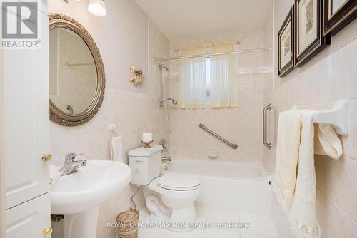 90 Goldsboro Road, Toronto, ON - Indoor Photo Showing Bathroom