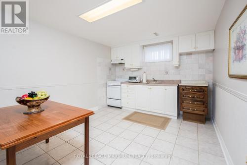 90 Goldsboro Road, Toronto, ON - Indoor Photo Showing Kitchen