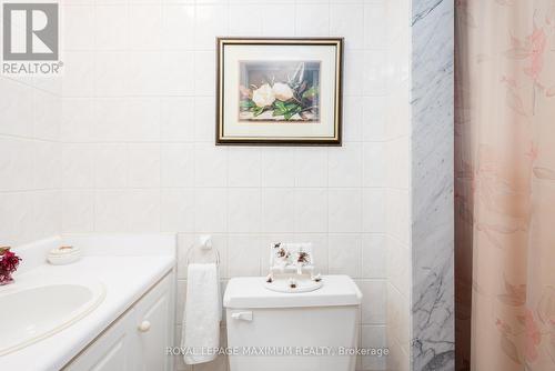 90 Goldsboro Road, Toronto, ON - Indoor Photo Showing Bathroom