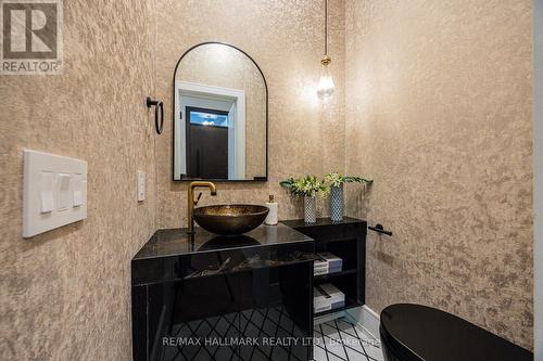 121 Major Street, Toronto, ON - Indoor Photo Showing Bathroom