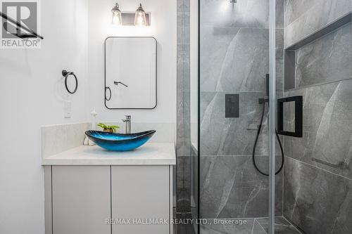 121 Major Street, Toronto, ON - Indoor Photo Showing Bathroom