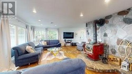 473 Duclos Point Road, Georgina, ON - Indoor Photo Showing Living Room