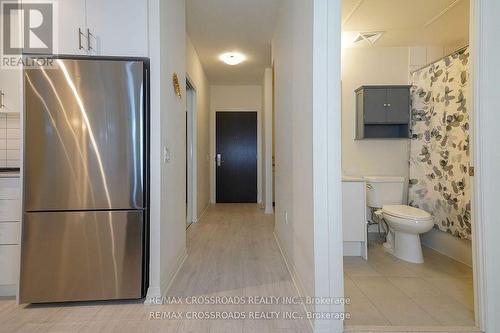 1717 - 9000 Jane Street, Vaughan, ON - Indoor Photo Showing Bathroom