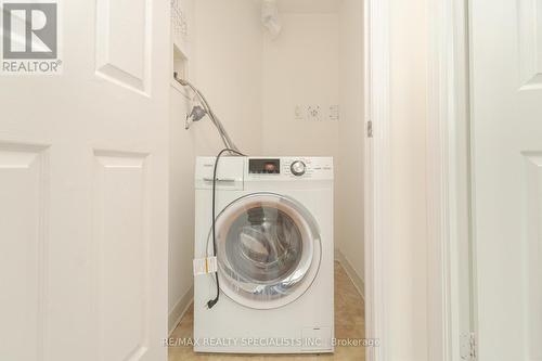 608 - 208 Enfield Place, Mississauga, ON - Indoor Photo Showing Laundry Room