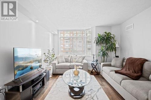 610 - 300 Webb Drive, Mississauga, ON - Indoor Photo Showing Living Room