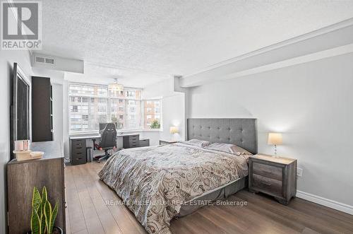 610 - 300 Webb Drive, Mississauga, ON - Indoor Photo Showing Bedroom