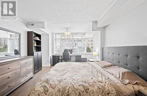 610 - 300 Webb Drive, Mississauga, ON - Indoor Photo Showing Bedroom