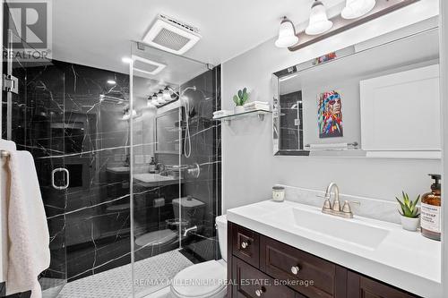 610 - 300 Webb Drive, Mississauga, ON - Indoor Photo Showing Bathroom