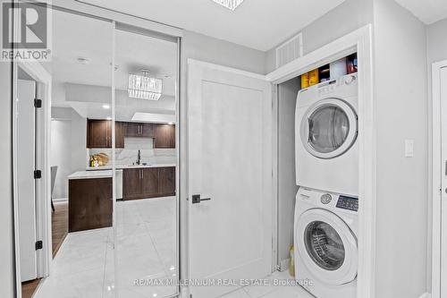 610 - 300 Webb Drive, Mississauga, ON - Indoor Photo Showing Laundry Room