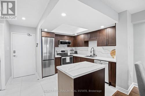 610 - 300 Webb Drive, Mississauga, ON - Indoor Photo Showing Kitchen With Upgraded Kitchen