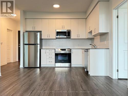 405 - 385 Arctic Red Drive, Oshawa, ON - Indoor Photo Showing Kitchen With Stainless Steel Kitchen