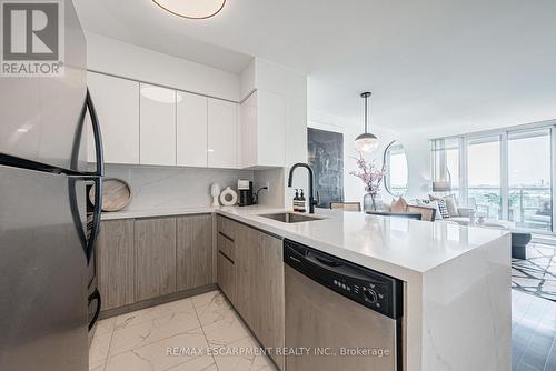 2701 - 225 Sherway Gardens Road, Toronto, ON - Indoor Photo Showing Kitchen