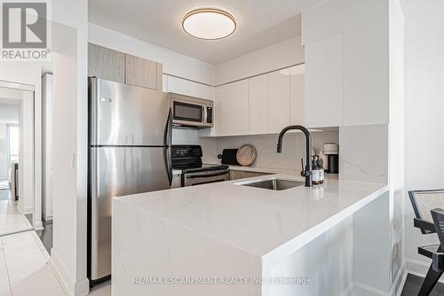 2701 - 225 Sherway Gardens Road, Toronto, ON - Indoor Photo Showing Kitchen With Upgraded Kitchen