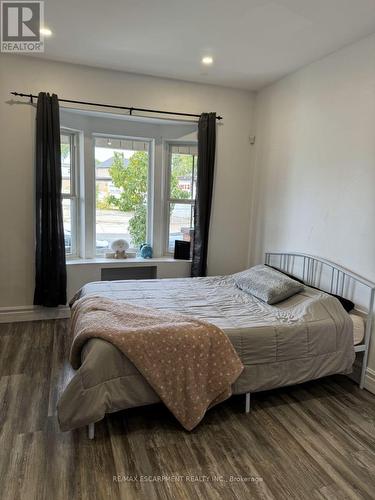 2 - 1152 King Street E, Hamilton, ON - Indoor Photo Showing Bedroom