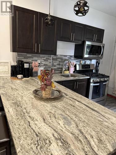 2 - 1152 King Street E, Hamilton, ON - Indoor Photo Showing Kitchen