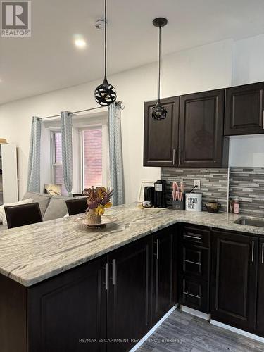 2 - 1152 King Street E, Hamilton, ON - Indoor Photo Showing Kitchen