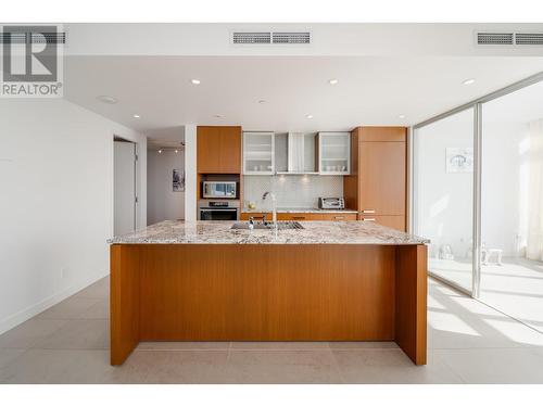 3701 1028 Barclay Street, Vancouver, BC - Indoor Photo Showing Kitchen