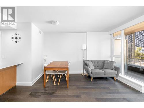 610 1372 Seymour Street, Vancouver, BC - Indoor Photo Showing Living Room