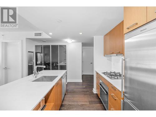 610 1372 Seymour Street, Vancouver, BC - Indoor Photo Showing Kitchen With Upgraded Kitchen