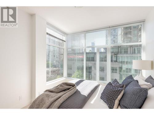 701-888 Homer Street, Vancouver, BC - Indoor Photo Showing Bedroom