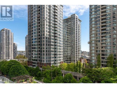 701-888 Homer Street, Vancouver, BC - Outdoor With Facade