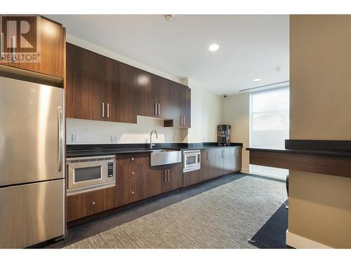 701-888 Homer Street, Vancouver, BC - Indoor Photo Showing Kitchen