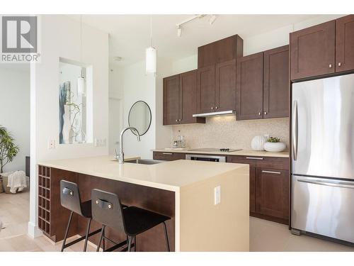 701-888 Homer Street, Vancouver, BC - Indoor Photo Showing Kitchen With Upgraded Kitchen