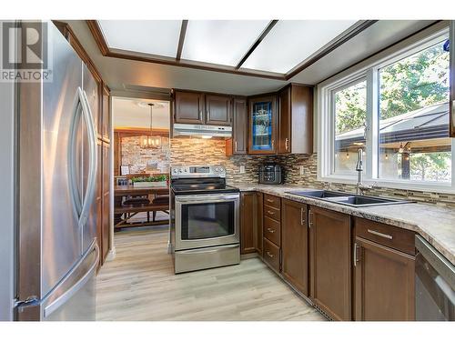 2935 Shannon Green Court, West Kelowna, BC - Indoor Photo Showing Kitchen With Double Sink