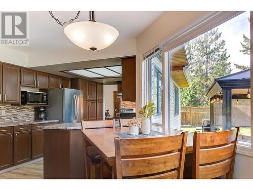 2935 Shannon Green Court, West Kelowna, BC - Indoor Photo Showing Kitchen