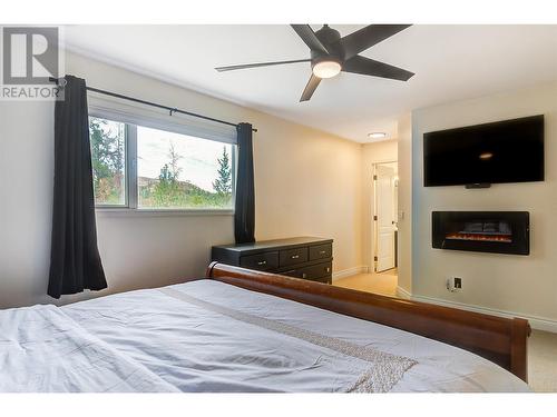 2935 Shannon Green Court, West Kelowna, BC - Indoor Photo Showing Bedroom