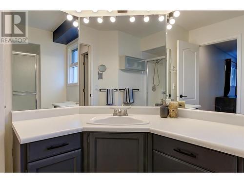 2935 Shannon Green Court, West Kelowna, BC - Indoor Photo Showing Bathroom