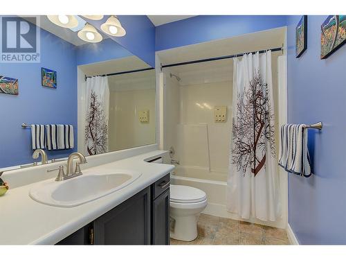 2935 Shannon Green Court, West Kelowna, BC - Indoor Photo Showing Bathroom