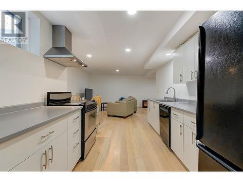 2935 Shannon Green Court, West Kelowna, BC - Indoor Photo Showing Kitchen