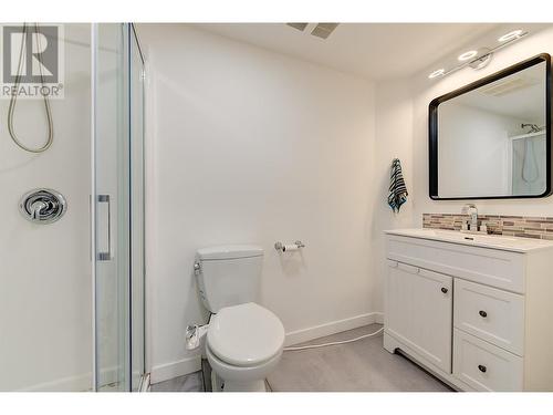 2935 Shannon Green Court, West Kelowna, BC - Indoor Photo Showing Bathroom