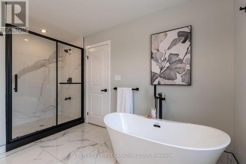 2166 Tripp Drive, London, ON - Indoor Photo Showing Bathroom