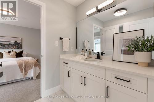 2166 Tripp Drive, London, ON - Indoor Photo Showing Bathroom