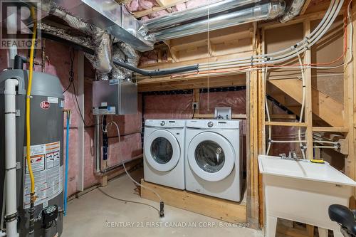 2166 Tripp Drive, London, ON - Indoor Photo Showing Laundry Room