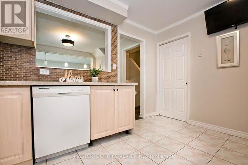 34 Water Wheel Way, Toronto, ON - Indoor Photo Showing Kitchen