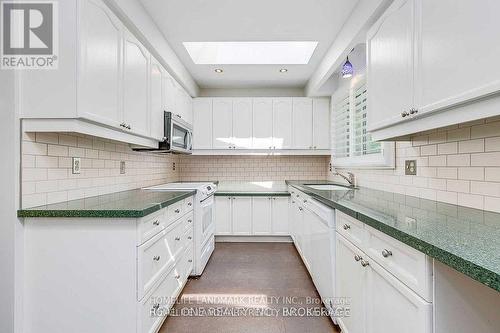 2149 Constance Drive, Oakville, ON - Indoor Photo Showing Kitchen