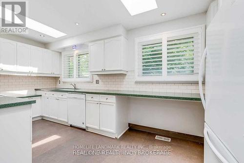 2149 Constance Drive, Oakville, ON - Indoor Photo Showing Kitchen